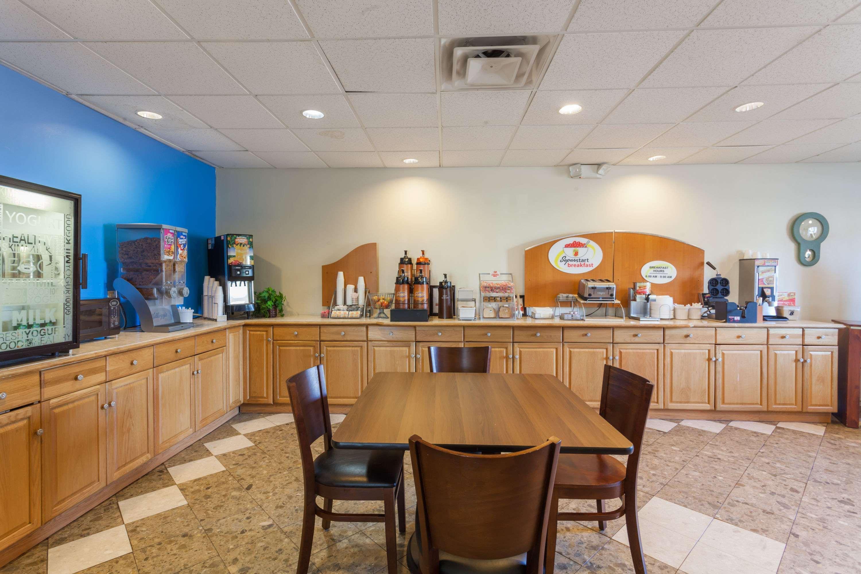 Super 8 By Wyndham Columbia Exterior foto