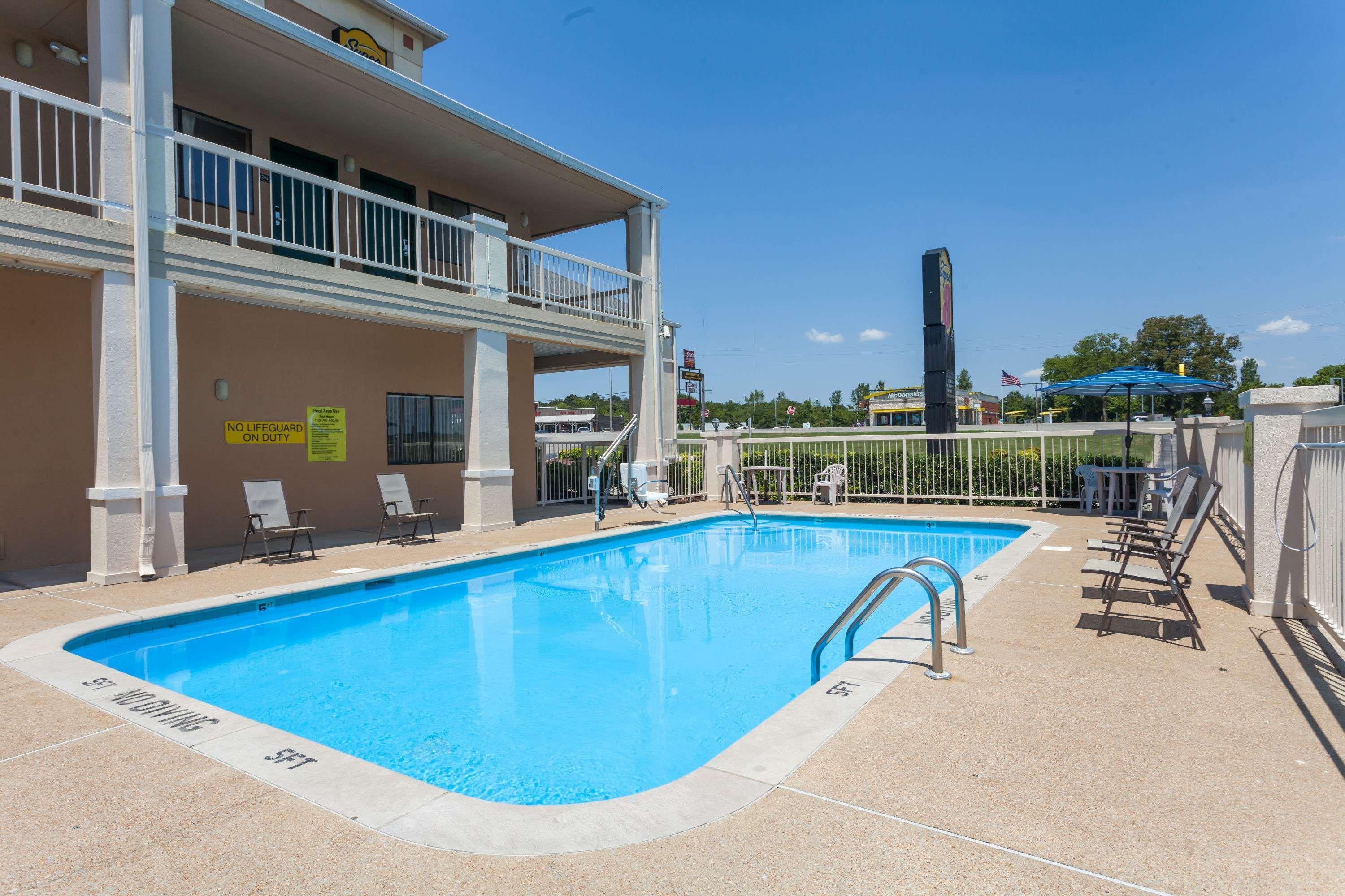 Super 8 By Wyndham Columbia Exterior foto