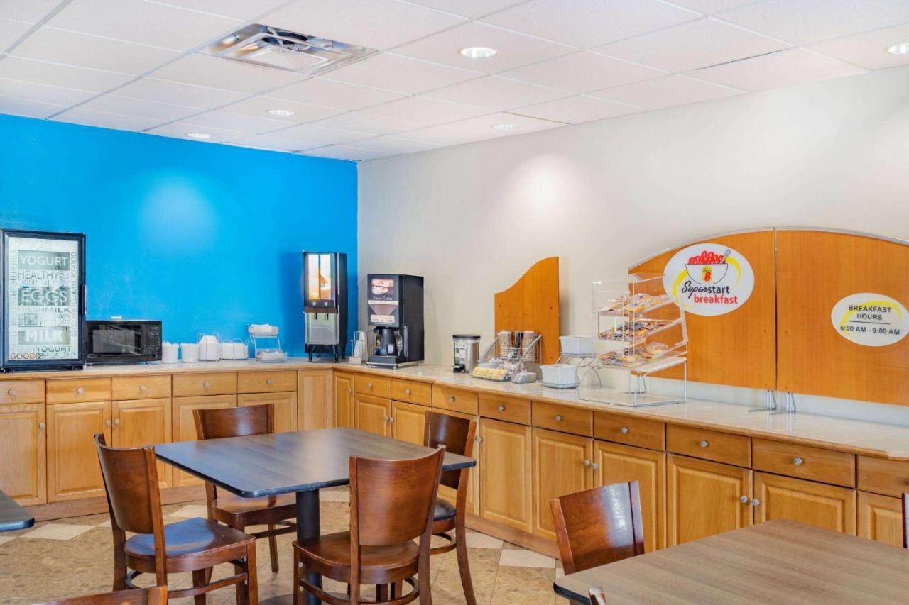 Super 8 By Wyndham Columbia Exterior foto